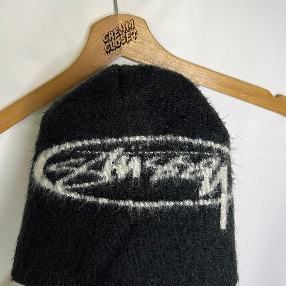 Stussy Brushed Oval Logo Fuzzy Skullcap Skully Beanie in Black